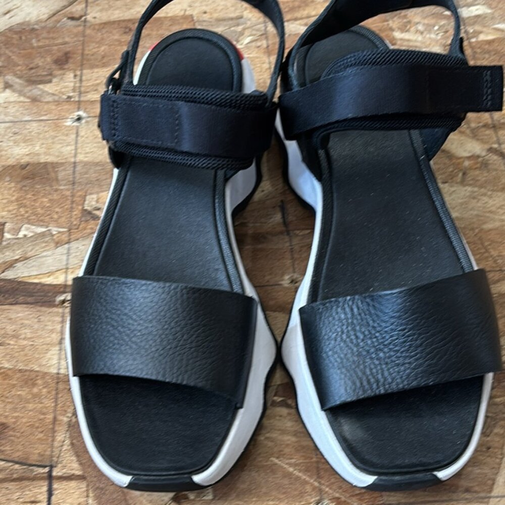 KINETIC Impact Y-Strap High Women's Wedge Sandal - Picture 1 of 4
